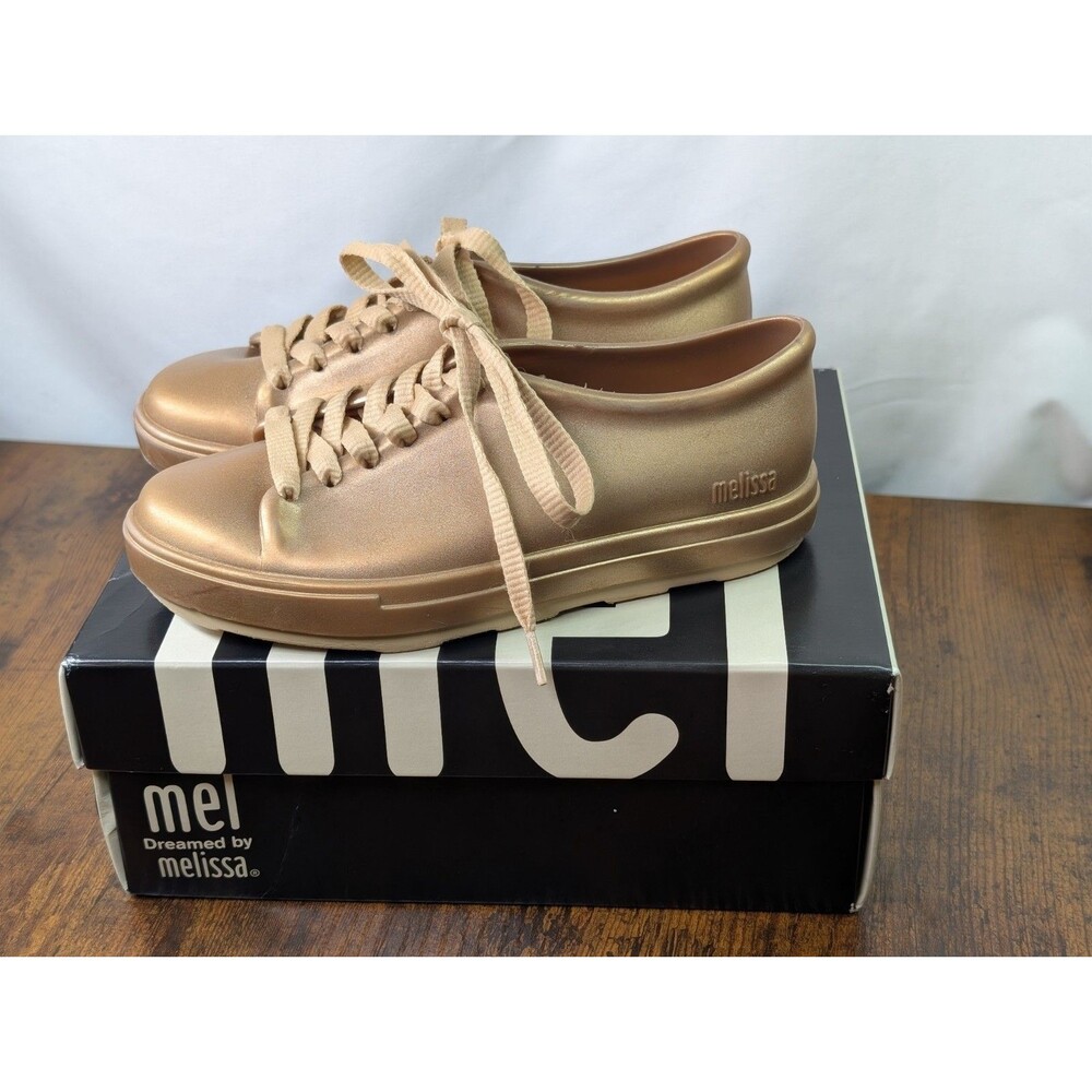 Girl Mel Dreamed By Melissa Mel Be PVC Lace Up Low Top Sneaker Sz 1 Gold